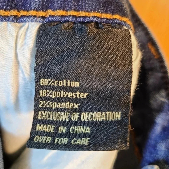 SUZANNE Betro Jean Shorts - Picture 8 of 9